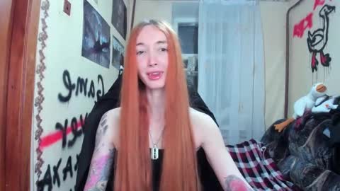 Snapshot of roxy_silver chatting on 02/13/25, 09:17 Roxy online show from 02/13/25, 09:17