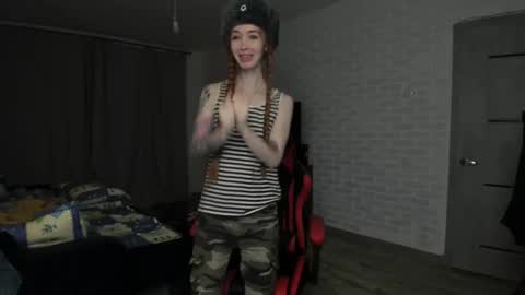 Snapshot of roxy_silver chatting on 02/21/25, 09:22 Roxy online show from 02/21/25, 09:22