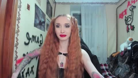 Snapshot of roxy_silver chatting on 02/23/25, 09:05 Roxy online show from 02/23/25, 09:05