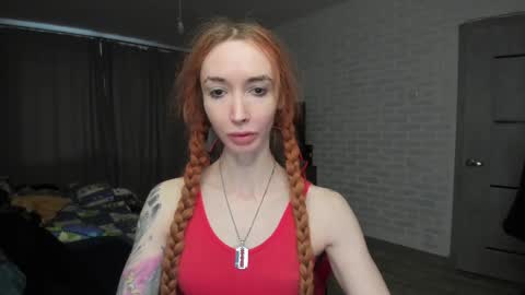 Snapshot of roxy_silver chatting on 02/25/25, 04:57 Roxy online show from 02/25/25, 04:57