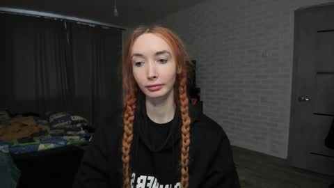 Snapshot of roxy_silver chatting on 02/26/25, 04:58 Roxy online show from 02/26/25, 04:58