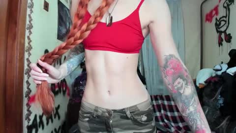 Snapshot of roxy_silver chatting on 10/05/25, 08:07 Roxy online show from 10/05/25, 08:07