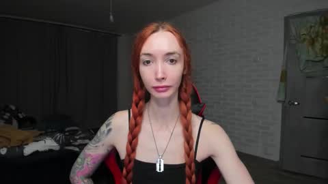 Snapshot of roxy_silver chatting on 10/10/25, 03:00 Roxy online show from 10/10/25, 03:00