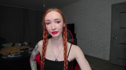 Snapshot of roxy_silver chatting on 10/26/25, 07:09 Roxy online show from 10/26/25, 07:09