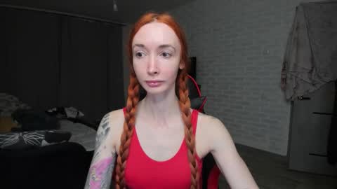 Snapshot of roxy_silver chatting on 11/25/25, 06:52 Roxy online show from 11/25/25, 06:52