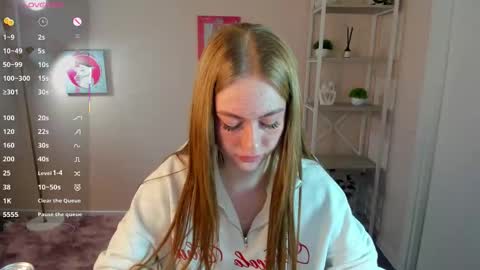 Snapshot of roxy_sunny chatting on 10/13/25, 09:20 Roxy GMT2 Mon 10 AM - 4 PMTue 10 AM - 4 PM Wed 10 AM - 4 PM Sat 10 AM - 4 PM Sun 10 AM - 4 PM. online show from 10/13/25, 09:20