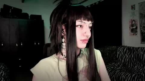 Roxy Independient model Help me to reach 50 thumbs up online show from 02/26/26, 12:20