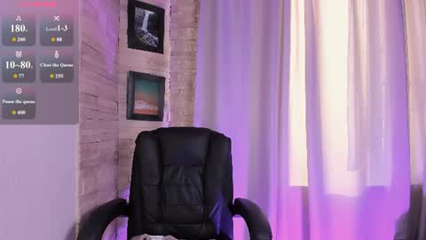 Roxy follow me online show from 07/12/26, 04:31
