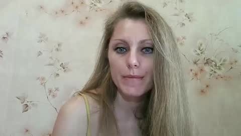 roxyfox18x01 online show from 04/11/26, 01:48