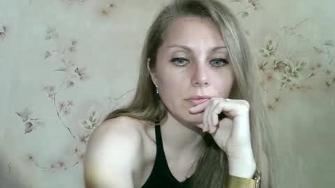 roxyfox18x01 online show from 05/20/26, 07:25