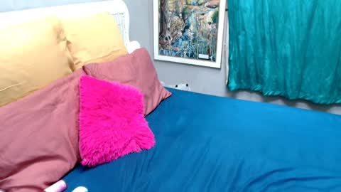 ROXYLUVXXX online show from 04/01/26, 07:44