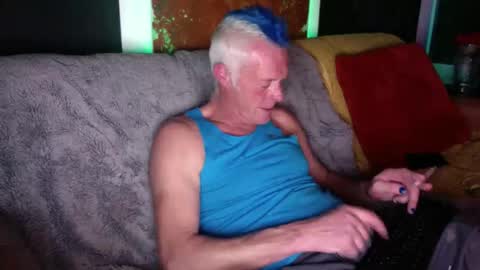 Snapshot of roxynrichy chatting on 12/19/25, 07:54 Rye online show from 12/19/25, 07:54