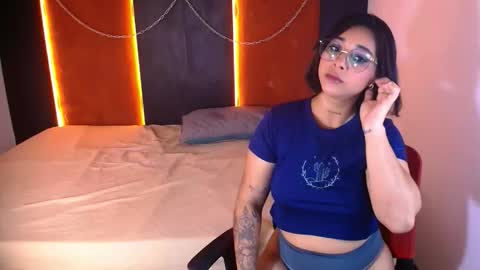 roxypalmer11 online show from 11/20/25, 12:27