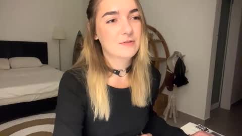 Roxy online show from 03/31/26, 01:22