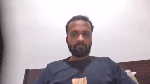 Snapshot of roy018 chatting on 05/01/26, 02:10 roy018 online show from 05/01/26, 02:10