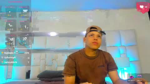 royal_xx online show from 04/08/26, 08:20
