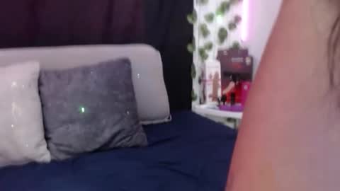 Snapshot of royalebruna chatting on 02/09/26, 04:33 Bruna Royale online show from 02/09/26, 04:33