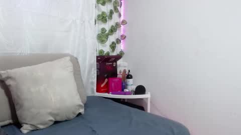 Bruna Royale  online show from 03/02/26, 03:52