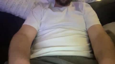 Snapshot of roythegil chatting on 11/23/25, 02:44 roythegil online show from 11/23/25, 02:44