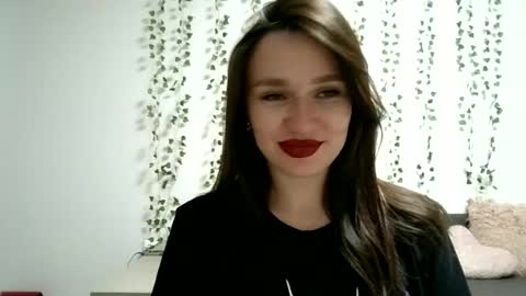 Snapshot of roza05x chatting on 06/19/26, 01:37 Roza05x online show from 06/19/26, 01:37