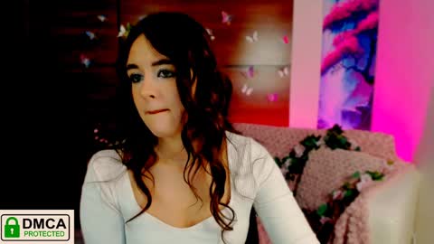 Snapshot of rozmary_ket chatting on 12/14/24, 01:59 Im Rozmary nice to meet you 3 online show from 12/14/24, 01:59