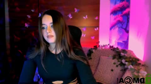 Snapshot of rozmary_ket chatting on 12/20/24, 02:16 Im Rozmary nice to meet you 3 online show from 12/20/24, 02:16