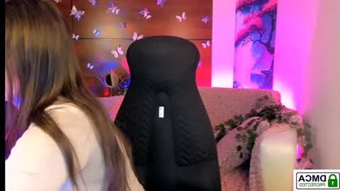 Snapshot of rozmary_ket chatting on 12/27/24, 05:26 Im Rozmary nice to meet you 3 online show from 12/27/24, 05:26