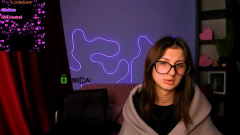 Snapshot of rozmary_ket chatting on 09/21/25, 03:46 Im Rozmary nice to meet you 3 online show from 09/21/25, 03:46