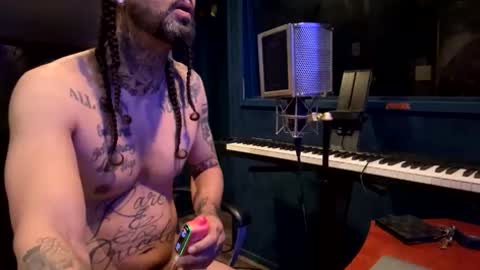 Snapshot of rp30 chatting on 04/16/26, 12:28 Richhancocc online show from 04/16/26, 12:28