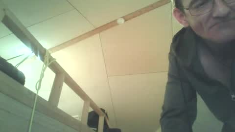 Snapshot of rpellet2 chatting on 11/25/25, 05:29 rpellet2 online show from 11/25/25, 05:29