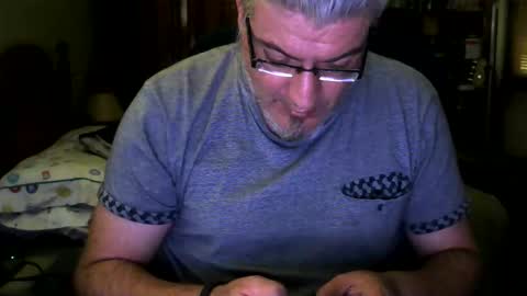 Snapshot of rrd85 chatting on 10/24/25, 09:17 rrd85 online show from 10/24/25, 09:17