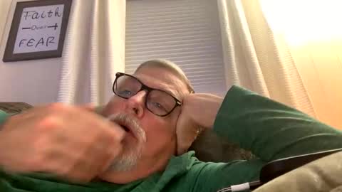 Snapshot of rs006 chatting on 12/05/25, 04:10 rs006 online show from 12/05/25, 04:10