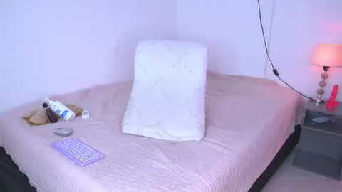 rubi rouss  instagran and X or tw  FAV VIBES11  9 33  101 moan and explode my balls online show from 09/21/25, 12:51