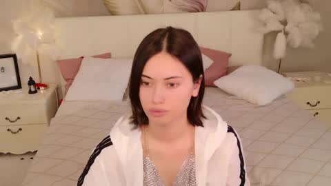 Snapshot of ruby_leeee chatting on 04/02/26, 02:04 Luuna online show from 04/02/26, 02:04