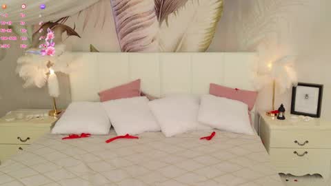 Snapshot of ruby_leeee chatting on 04/04/26, 08:17 Luuna online show from 04/04/26, 08:17