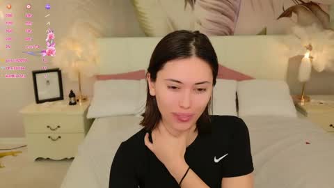 Snapshot of ruby_leeee chatting on 04/09/26, 02:11 Luuna online show from 04/09/26, 02:11