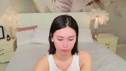 Snapshot of ruby_leeee chatting on 04/12/26, 02:55 Luuna online show from 04/12/26, 02:55