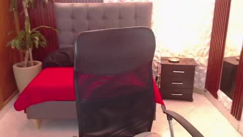 ruby_your_milf online show from 05/28/26, 08:28