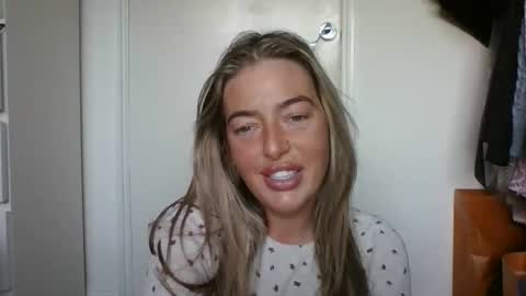 rubyredxxxoxxx online show from 12/20/25, 08:21