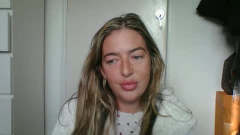 rubyredxxxoxxx online show from 03/25/26, 08:31