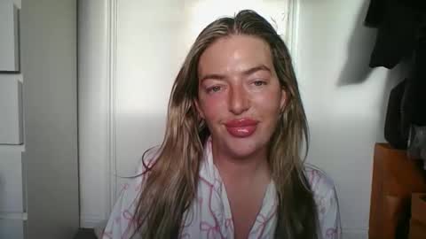 rubyredxxxoxxx online show from 04/05/26, 06:43