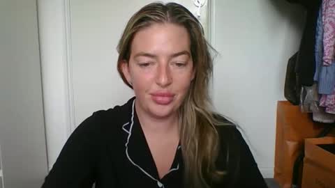 rubyredxxxoxxx online show from 04/11/26, 08:18