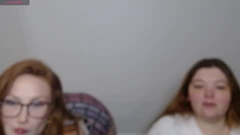 Snapshot of rudyred333 chatting on 11/15/25, 04:43 rudyred333 online show from 11/15/25, 04:43