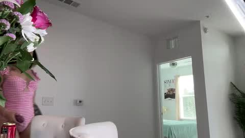 Snapshot of rueevo chatting on 01/15/26, 08:23 RueEvo online show from 01/15/26, 08:23