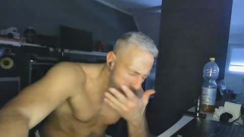 Chico que rico Caliente online show from 01/10/25, 12:15