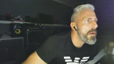 Snapshot of ruffi77 chatting on 01/22/25, 03:29 Chico que rico Caliente online show from 01/22/25, 03:29