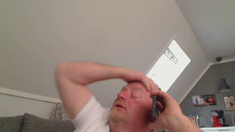 Snapshot of runepetter chatting on 07/16/26, 05:30 bignorwegian online show from 07/16/26, 05:30