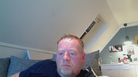 Snapshot of runepetter chatting on 07/27/26, 11:23 bignorwegian online show from 07/27/26, 11:23