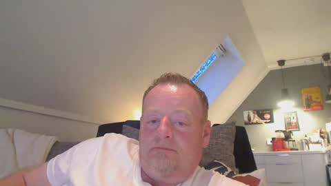 Snapshot of runepetter chatting on 08/01/26, 08:19 bignorwegian online show from 08/01/26, 08:19
