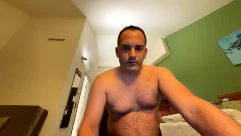 runner1978 online show from 10/28/25, 08:00